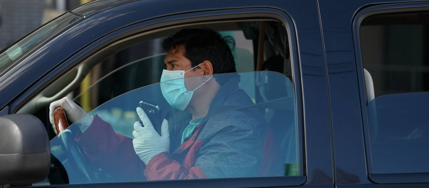 Κορωνοϊός: Στο αυτοκίνητο με τον σύντροφο σας χωρίς μάσκα; - Πρόστιμο!